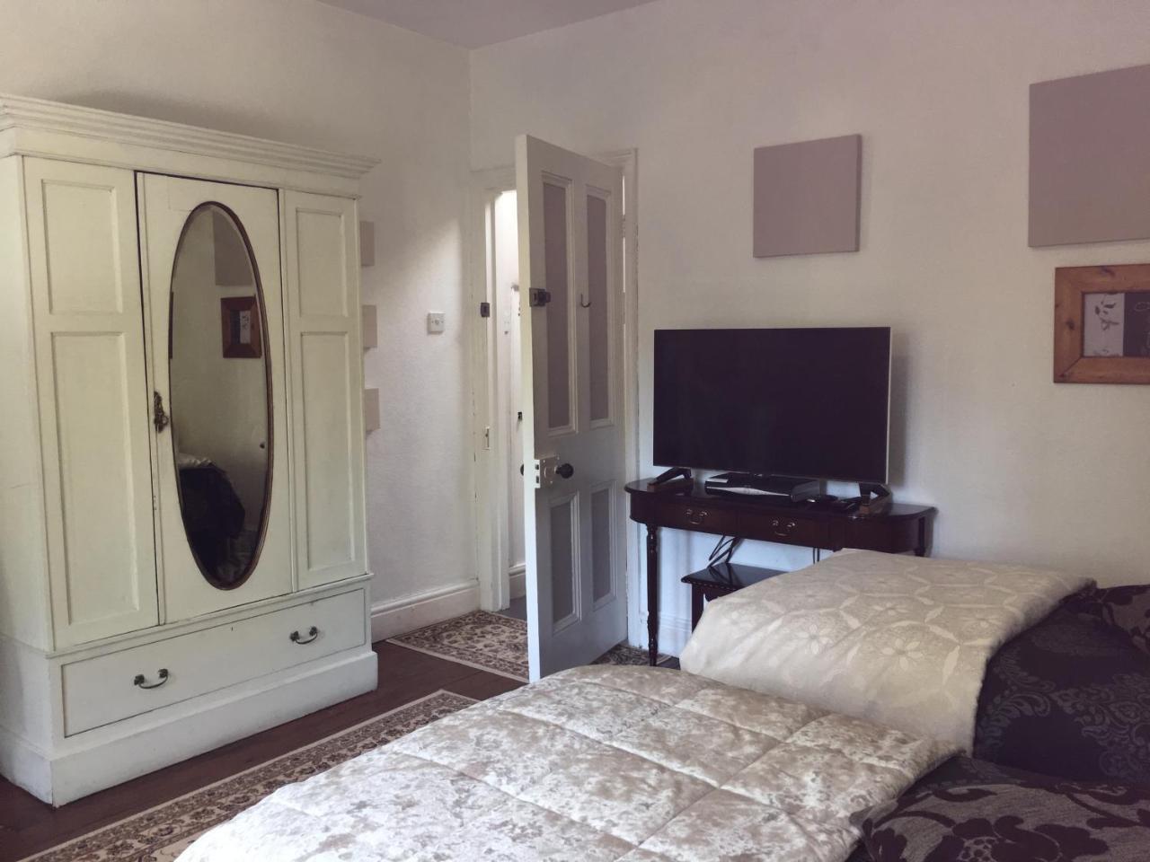 One Castle Street Bed And Breakfast 베이크웰 외부 사진